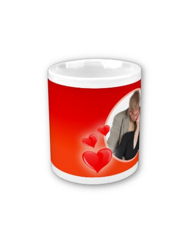 Südametega taustadega tass