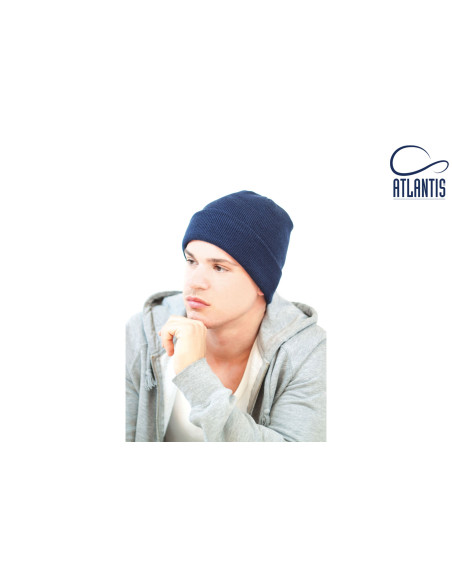 Kootud müts tikandiga - hea talvine kingitus