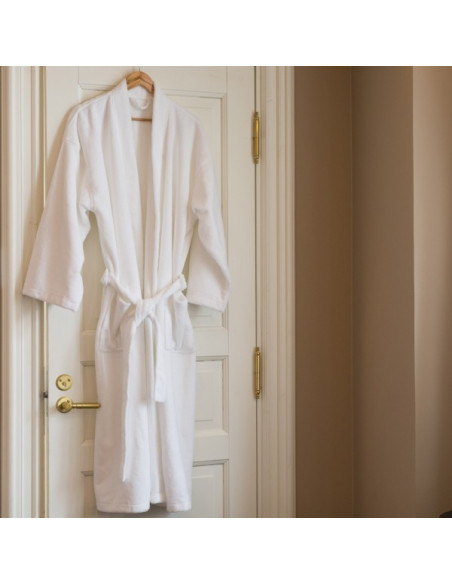 Luksuslik ülikerge hommikumantel tikandiga