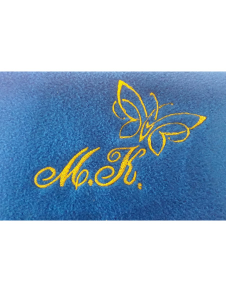 NORTH fliis naistele tikitud nime ja/või motiiviga